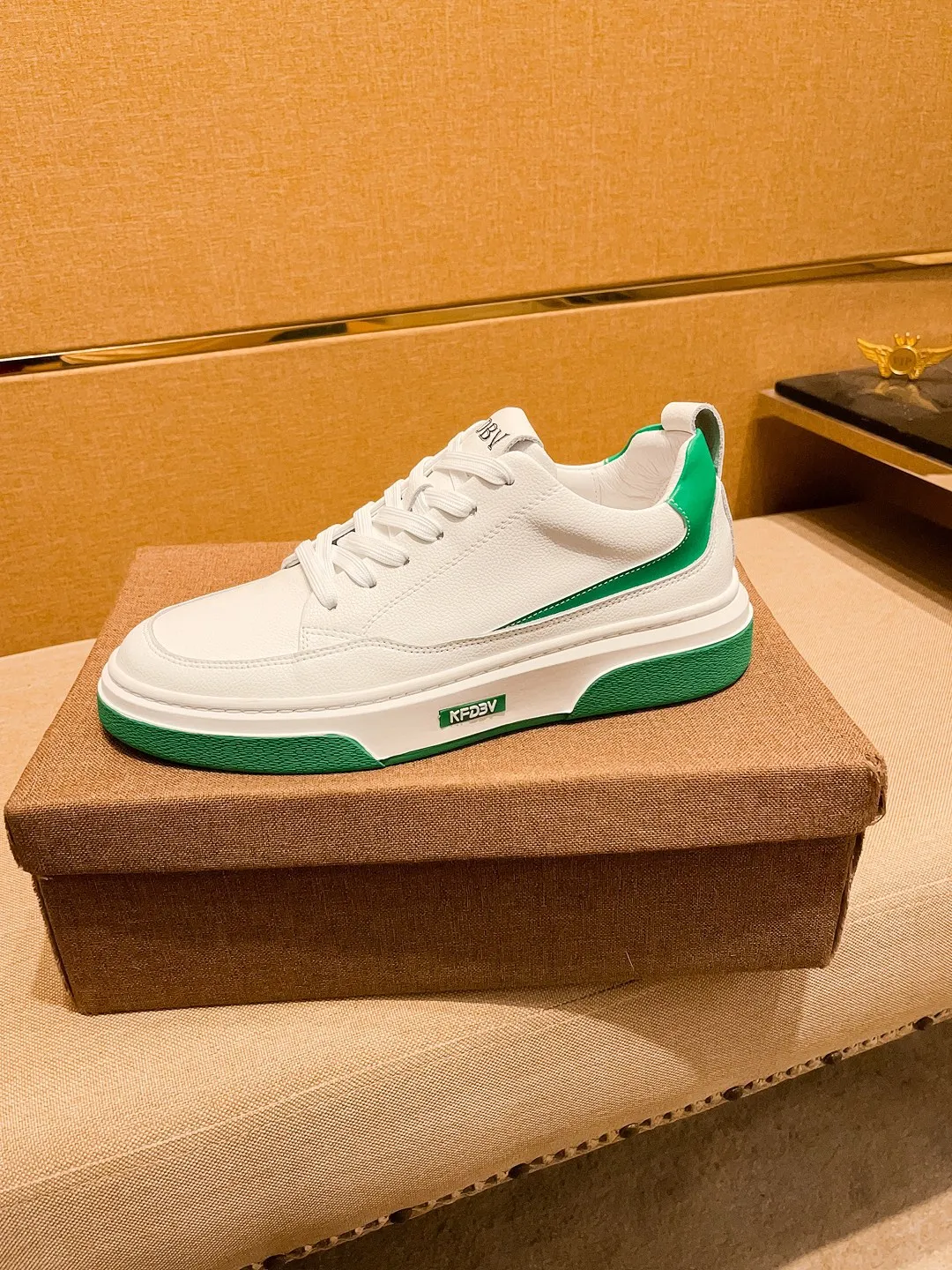 Men's shoes 💰 420💰【BV】🔥 High-end men's shoes brand official website 1:1 latest masterpiece: the upper is made of Italian imported first-layer cowhide with a comfortable and breathable lining➕original non-slip and wear-resistant outsole🔥, making walking more convenient and comfortable! An exclusive new model, a stunning work, a beautiful 1:1 replica [color] compared to the official quality! Create a fashionable personality to set off your uniqueness! A must-have for trendy men! Classic🔥Size: 38-44 Color: 🔥Multiple colors available🔥.